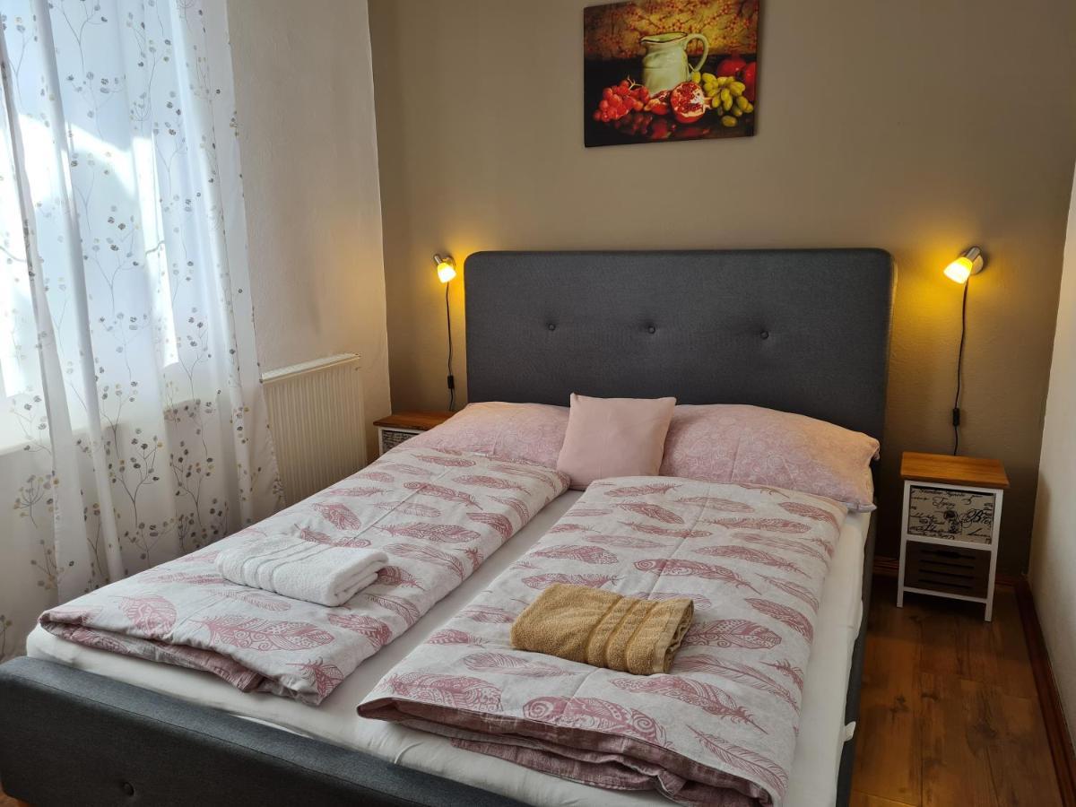 Fertodi Kuria Vendeghaz Hotel Buitenkant foto