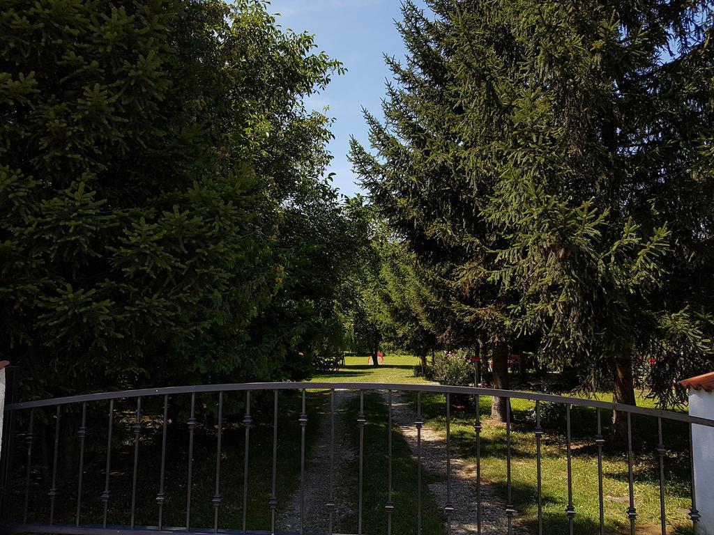 Fertodi Kuria Vendeghaz Hotel Buitenkant foto
