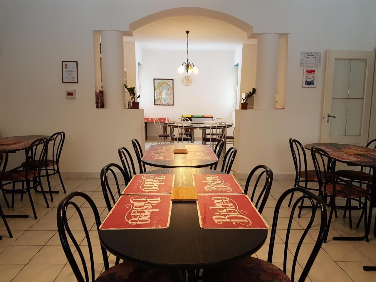 Fertodi Kuria Vendeghaz Hotel Buitenkant foto